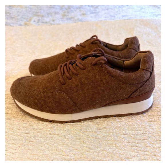 B.O.C. Wool Kacey Lace Up Sneakers Size 6 Dark Brown White NEW - Picture 2 of 10